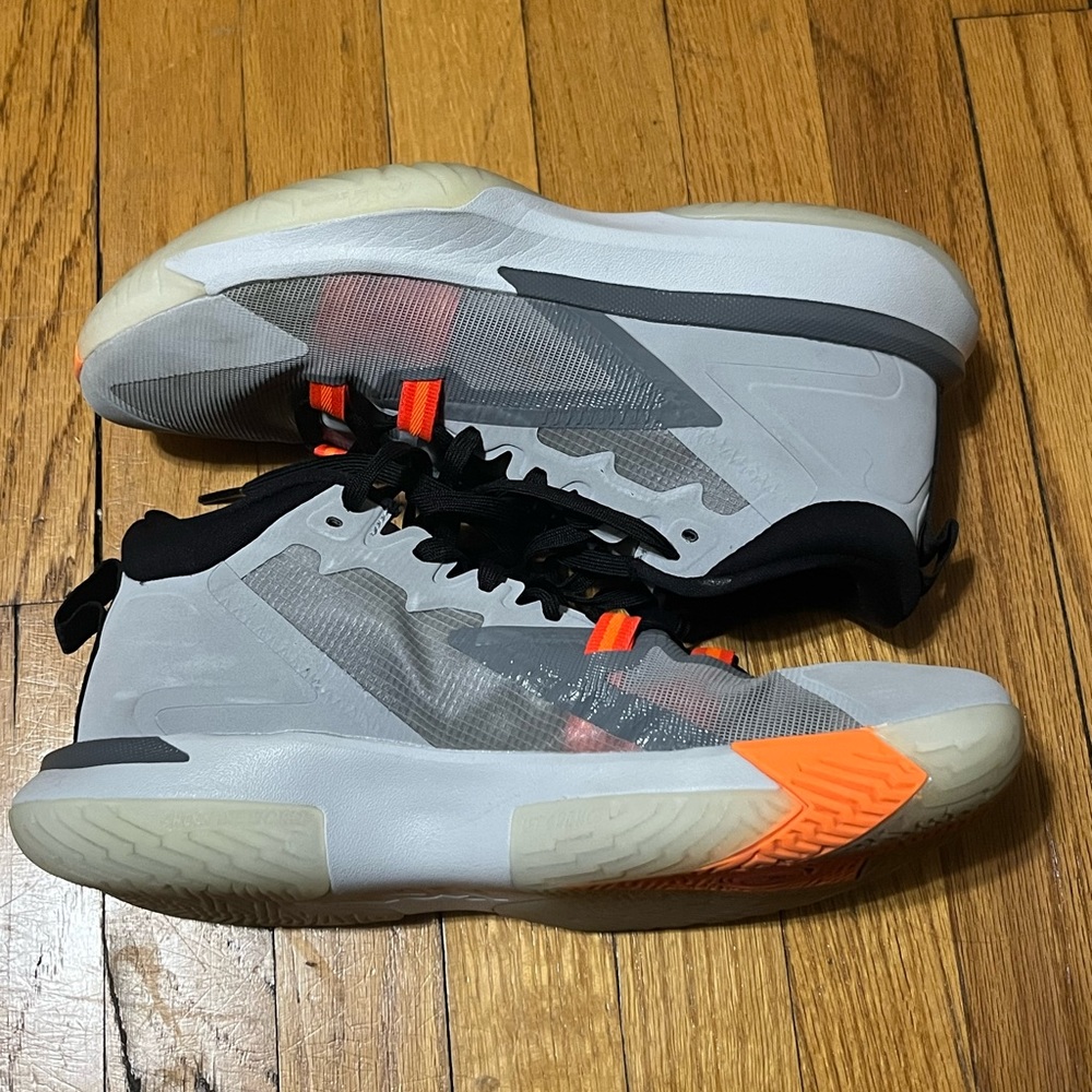 Jordan zion 1 Sneakers Smoke Grey Total Orange size 10